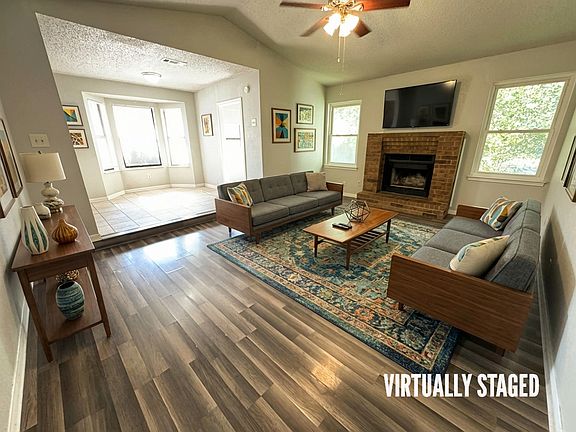 3rd image of 310 Baumann Dr