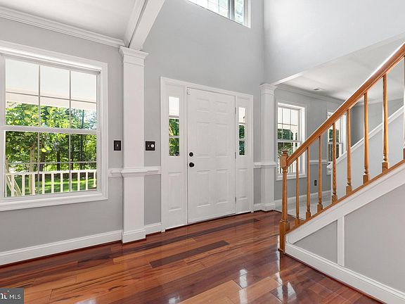 5th image of 13990 Holly Forest Dr