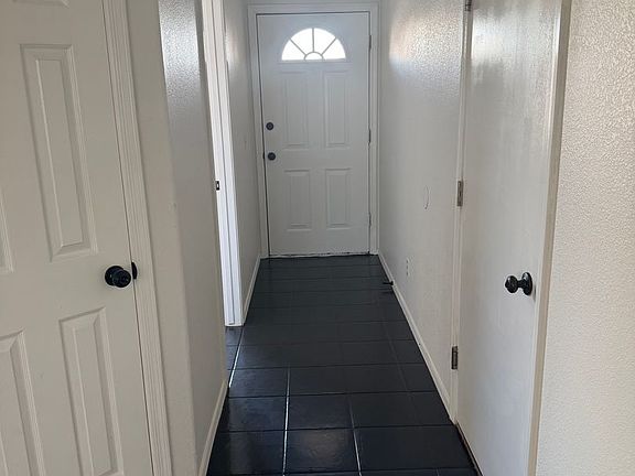 2nd image of 1102 Desert Oak Pl