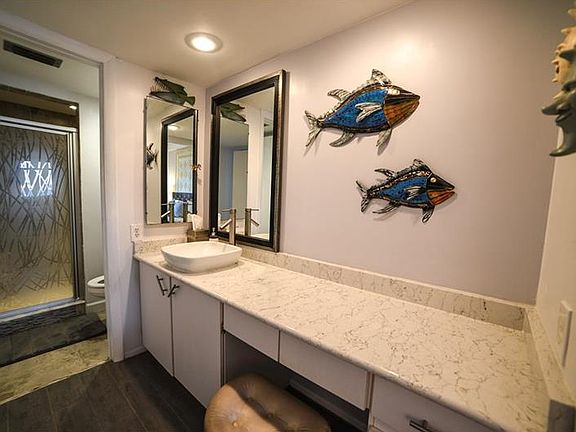 3rd image of 634 Edgewater Dr Unit 646