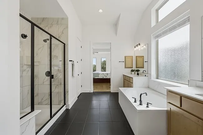 6717 Liberty Grotto Ct — Photo 35