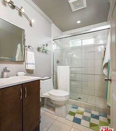 5th image of 4186 Lincoln Ave #B