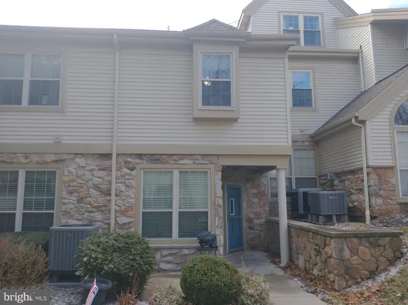 1407 Stratford Ct #1407, Royersford, PA 19468