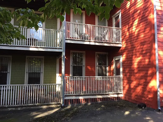 Putnam Ave — Photo 10