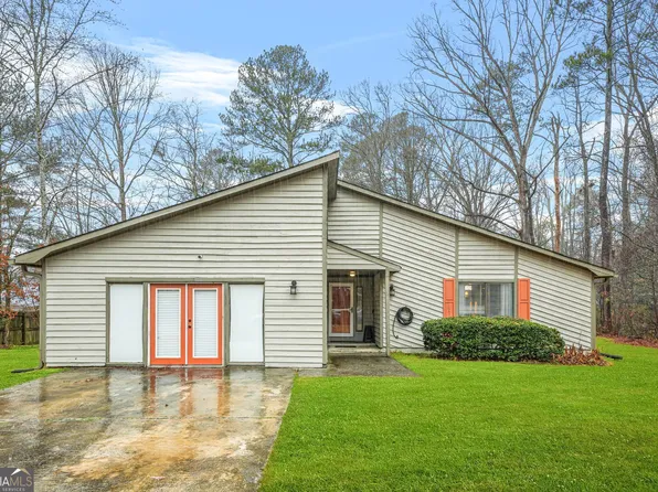 510 Caris Brook Ct S, Atlanta, GA 30349