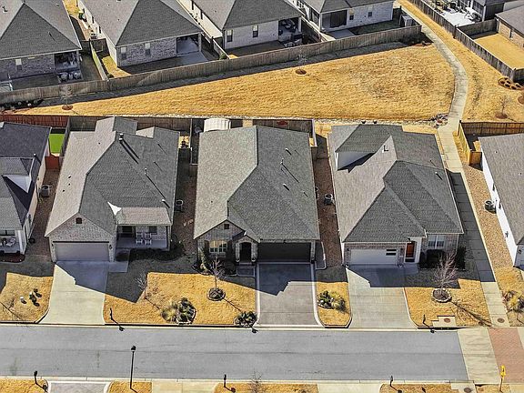3rd image of 903 Wildcreek Cir
