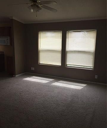 4th image of 633 Pecan Meadow Dr