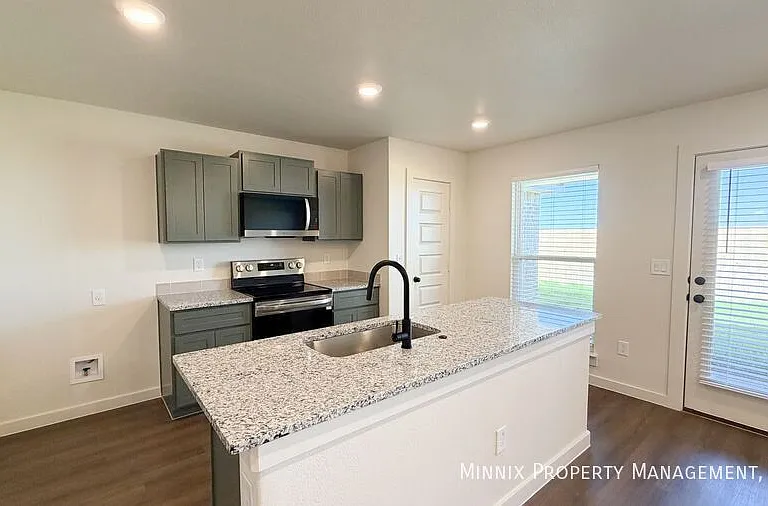 2304 Corpus Ave — Photo 4