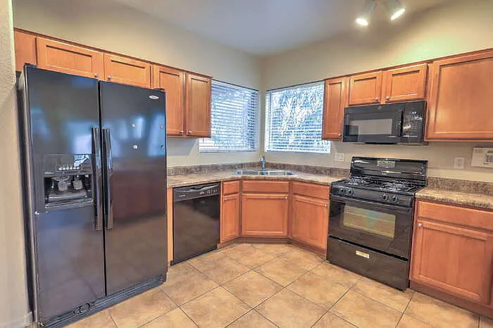 137 E Camino Del Abedul — Photo 9