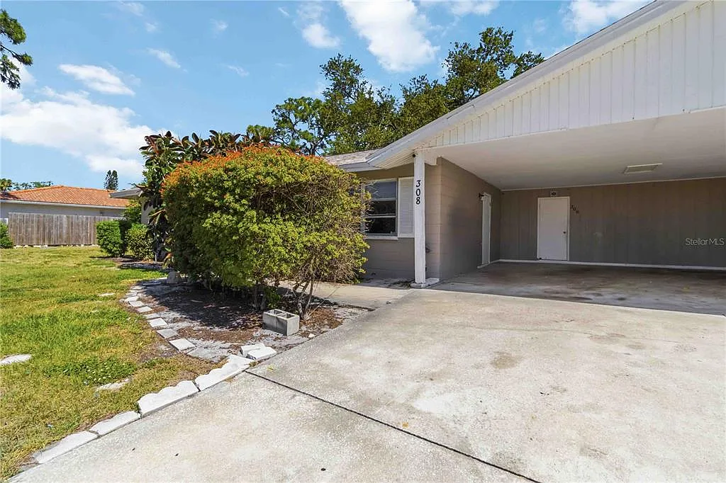 2 bed, 2.0 bath, 1156 sqft, $2,000 — Photo 2