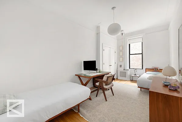 Rented by Douglas Elliman | media 24