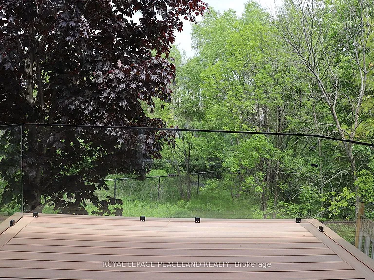 609 Walpole Cres — Photo 23
