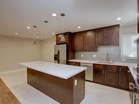 3rd image of 18855 Casa Blanca Ln
