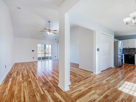 2nd image of 5026 Holdsworth Dr