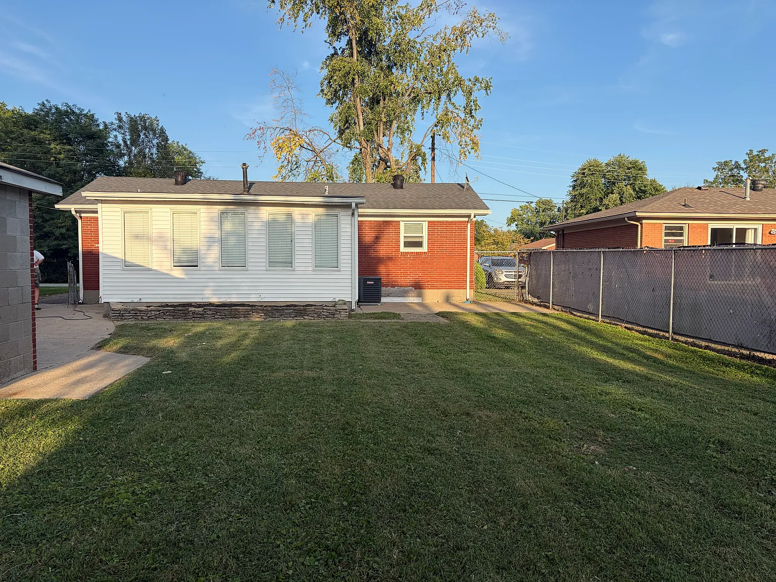 3 bed, 1400 sqft, $1,750 — Photo 2
