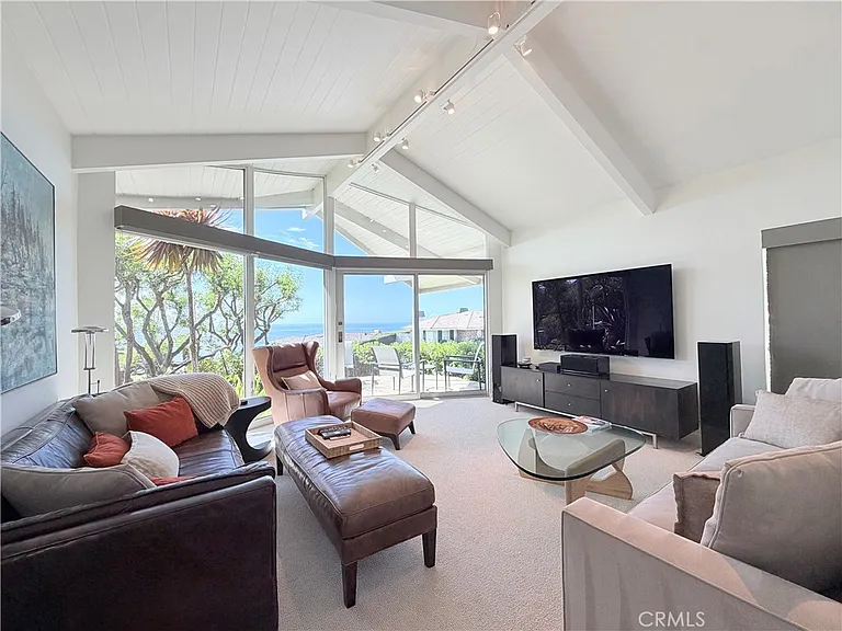 2490 Monaco Dr — Photo 8