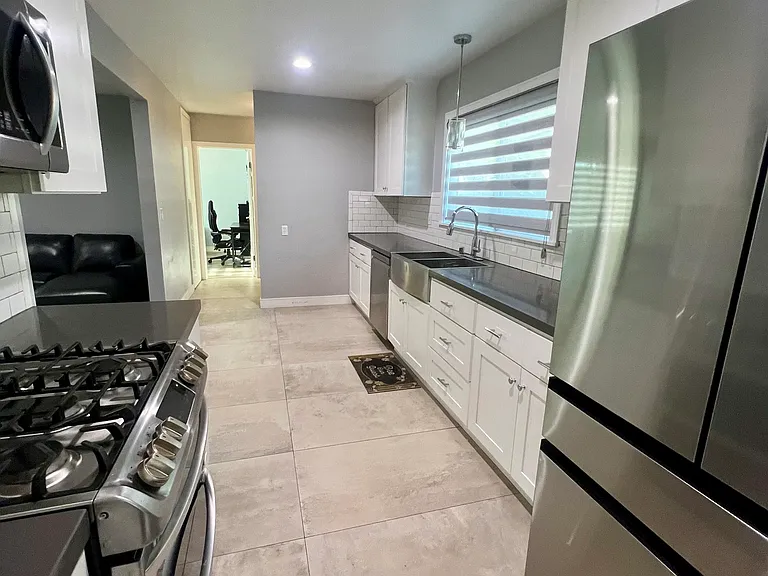 14154 Cohasset St — Photo 12