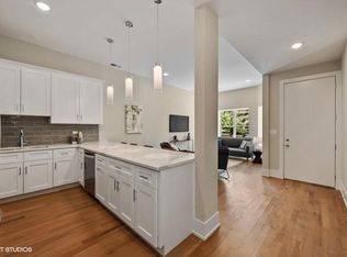 1220 W Flournoy St, Chicago, IL 60607