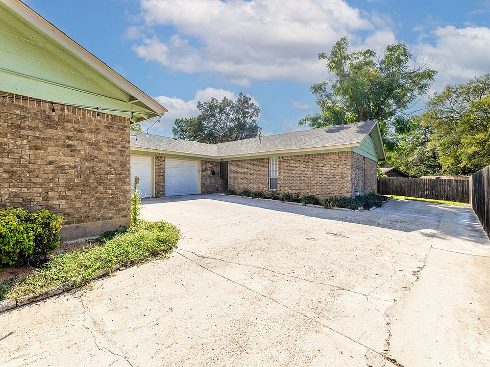 1st image of 3408 S Oak Dr #B