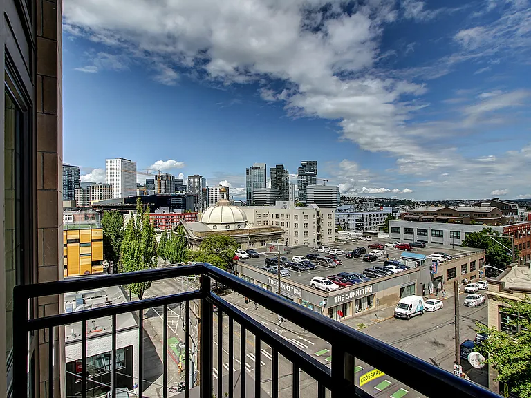 Dunn Motors Apartments — Photo 82