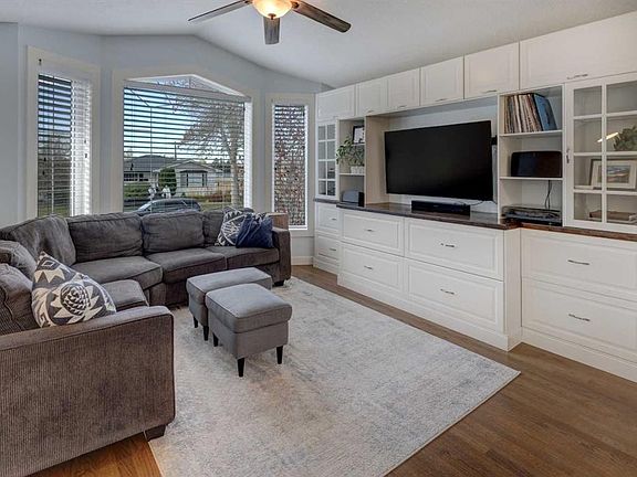2nd image of 1042 W 17a St NE