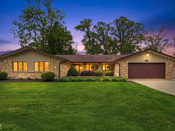 2215 W Woodmont Dr, Muncie, IN 47304