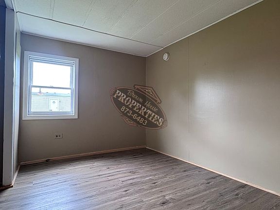 5th image of 1604 Hill Rd