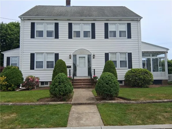 24 Bel Air Dr, North Providence, RI 02911