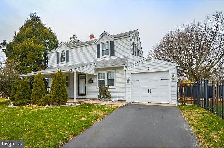 1st image of 413 Woodlawn Ave