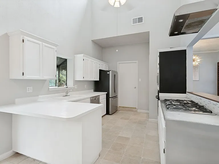 8510 Watchtower St — Photo 14