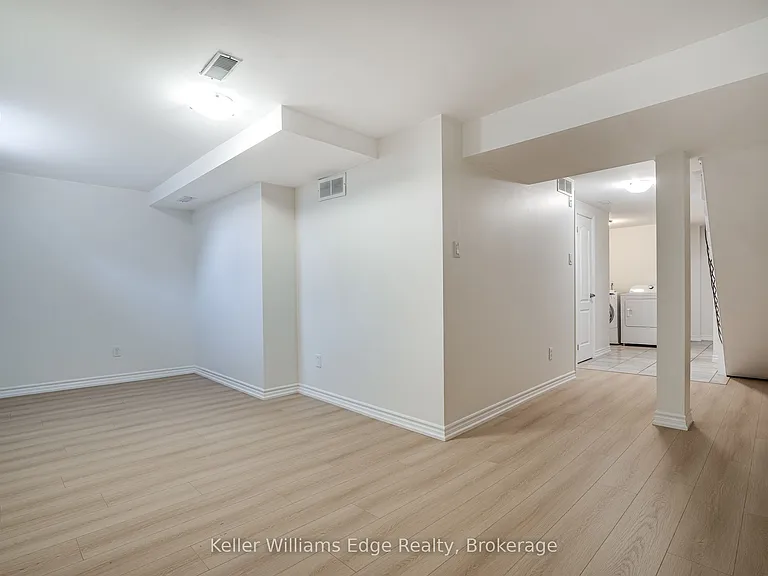 93 Glendarling Cres — Photo 43