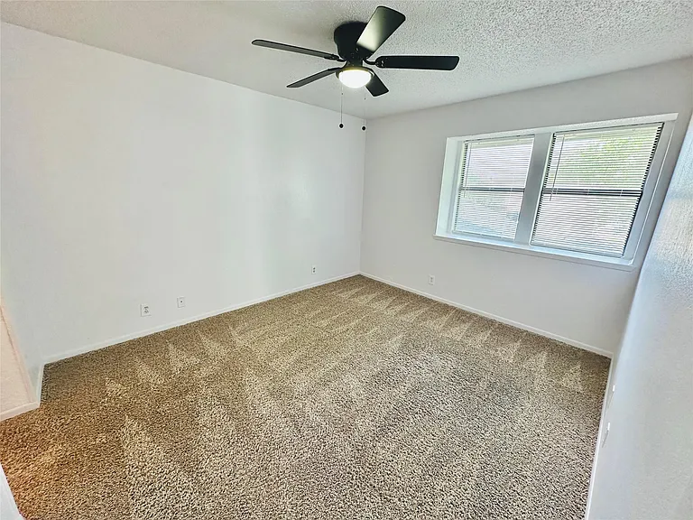 1002 Ridgemont St — Photo 25