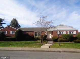 13 Fairview Pl, Lewistown, PA 17044