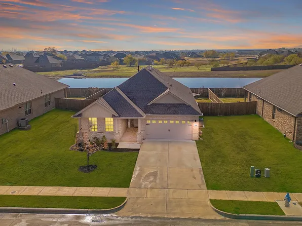 1360 Madeline Ln, Krum, TX 76249