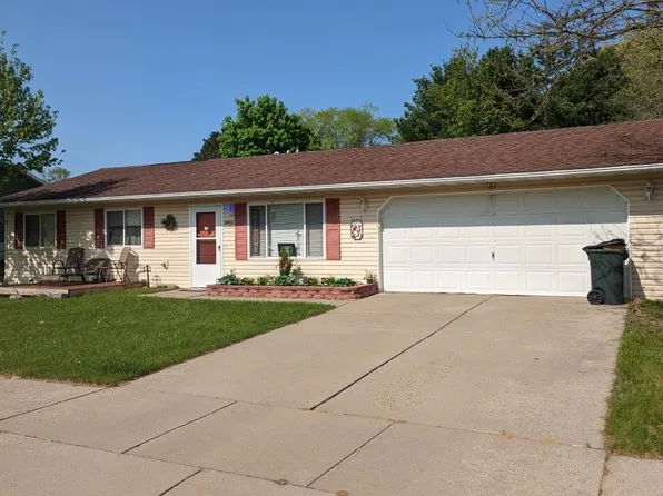 2053 Amanda Dr, Reedsburg, WI 53959