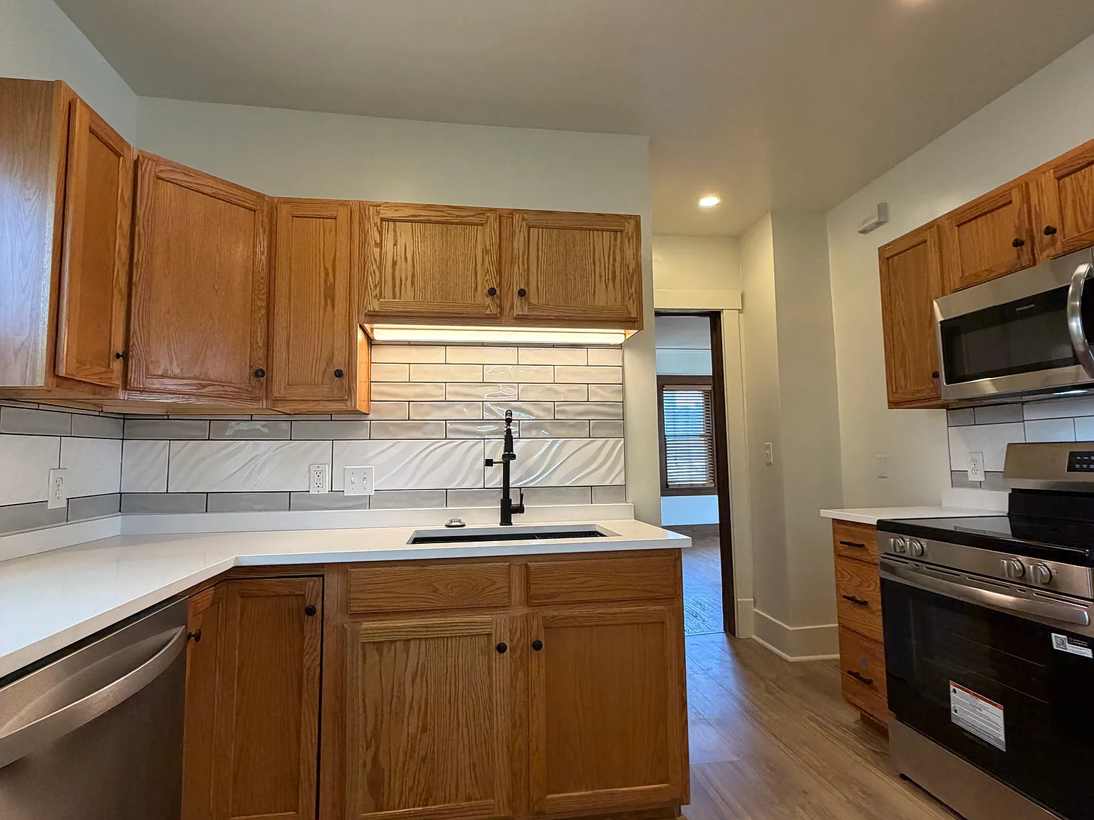 4 bed, 1800 sqft, $2,250 — Photo 3