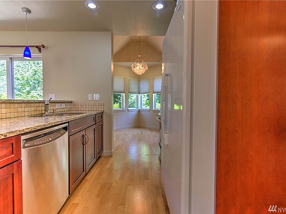 4th image of 16405 33rd Ave W #2