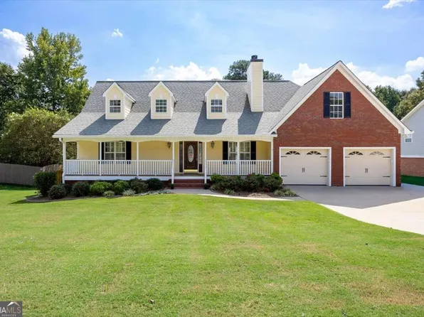5485 Twin Oak Dr, Douglasville, GA 30135