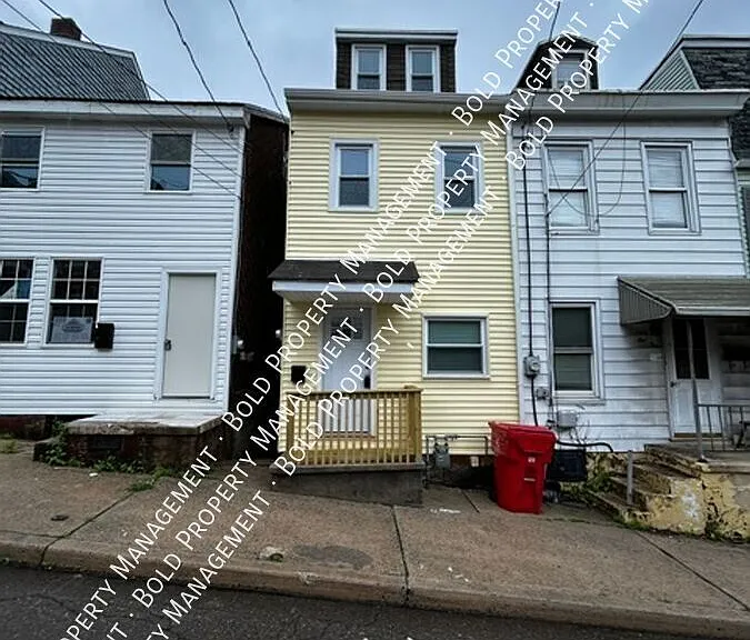 612 N 2nd St — Photo 1