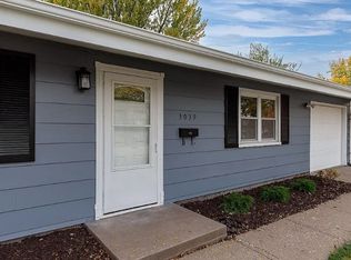 3039 Magnolia Dr, Bettendorf, IA 52722