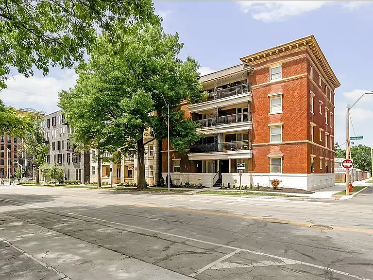 1114 E Armour Blvd #1SW — Photo 4