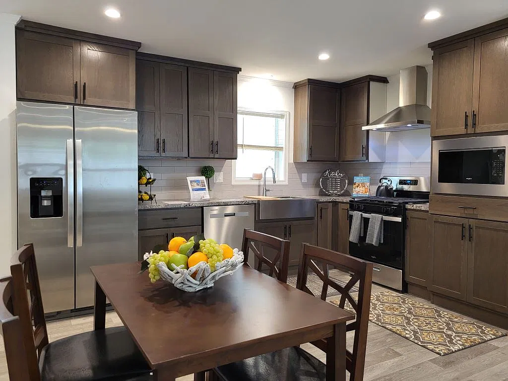 2 bed, 2.0 bath, 1248 sqft, $1,900 — Photo 4