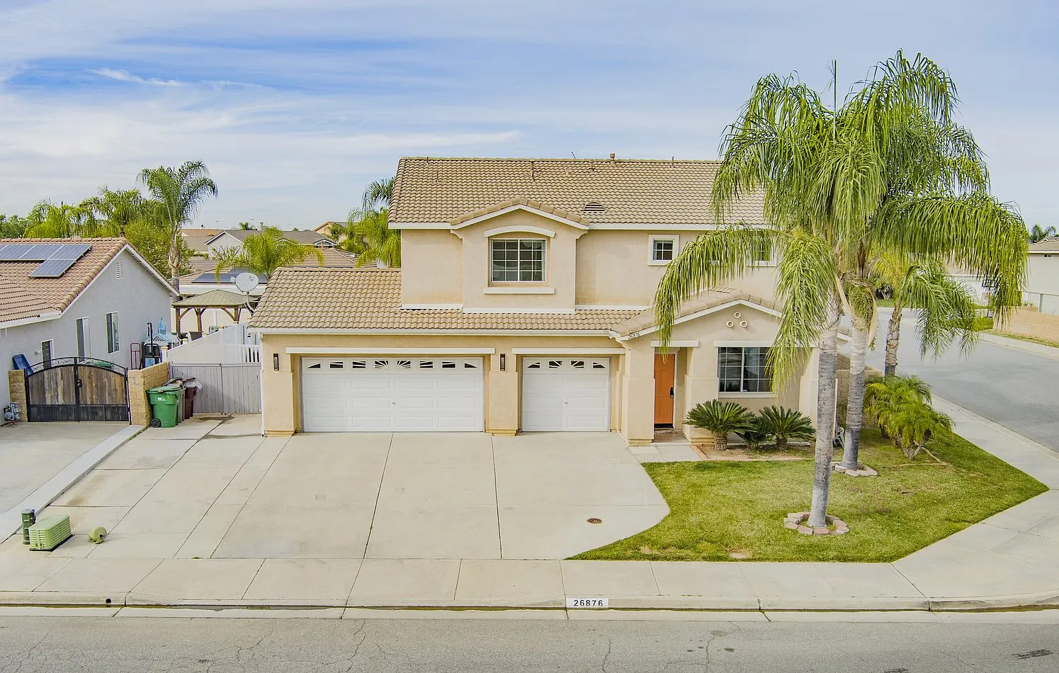 4 bed, 2562 sqft, $6,300 — Photo 3