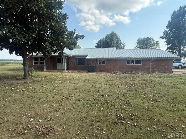 620 Dock St, Rector, AR 72461