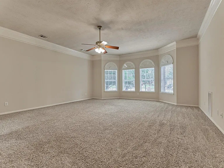 6615 Haughton Dr — Photo 13