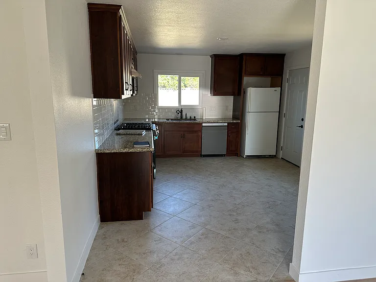 13702 Dawson St — Photo 11