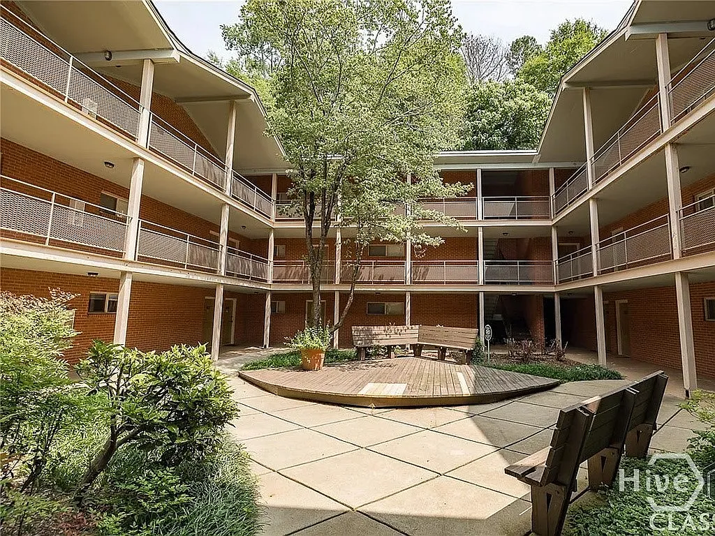 1 bed, 1.0 bath, 795 sqft, $1,000 — Photo 1