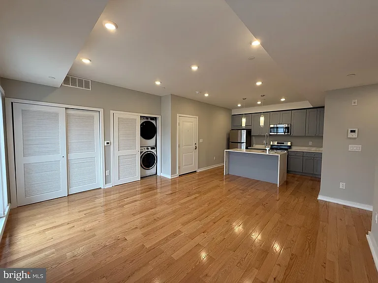 914 W Susquehanna Ave #18-2A — Photo 5