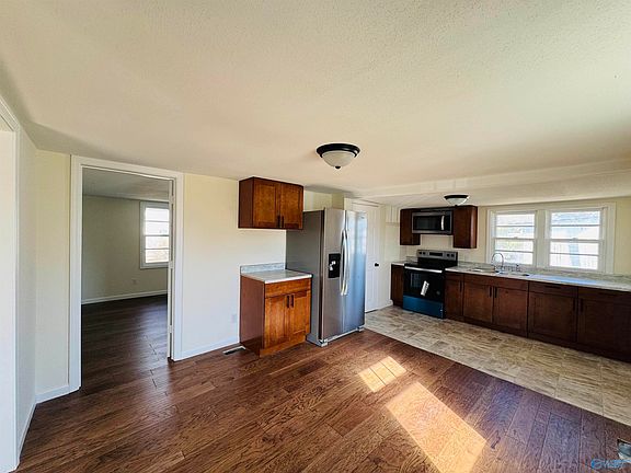 4th image of 475 Dogwood Dr