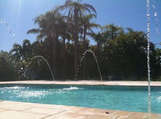 1111 Pine Point Rd, Riviera Beach, FL 33404